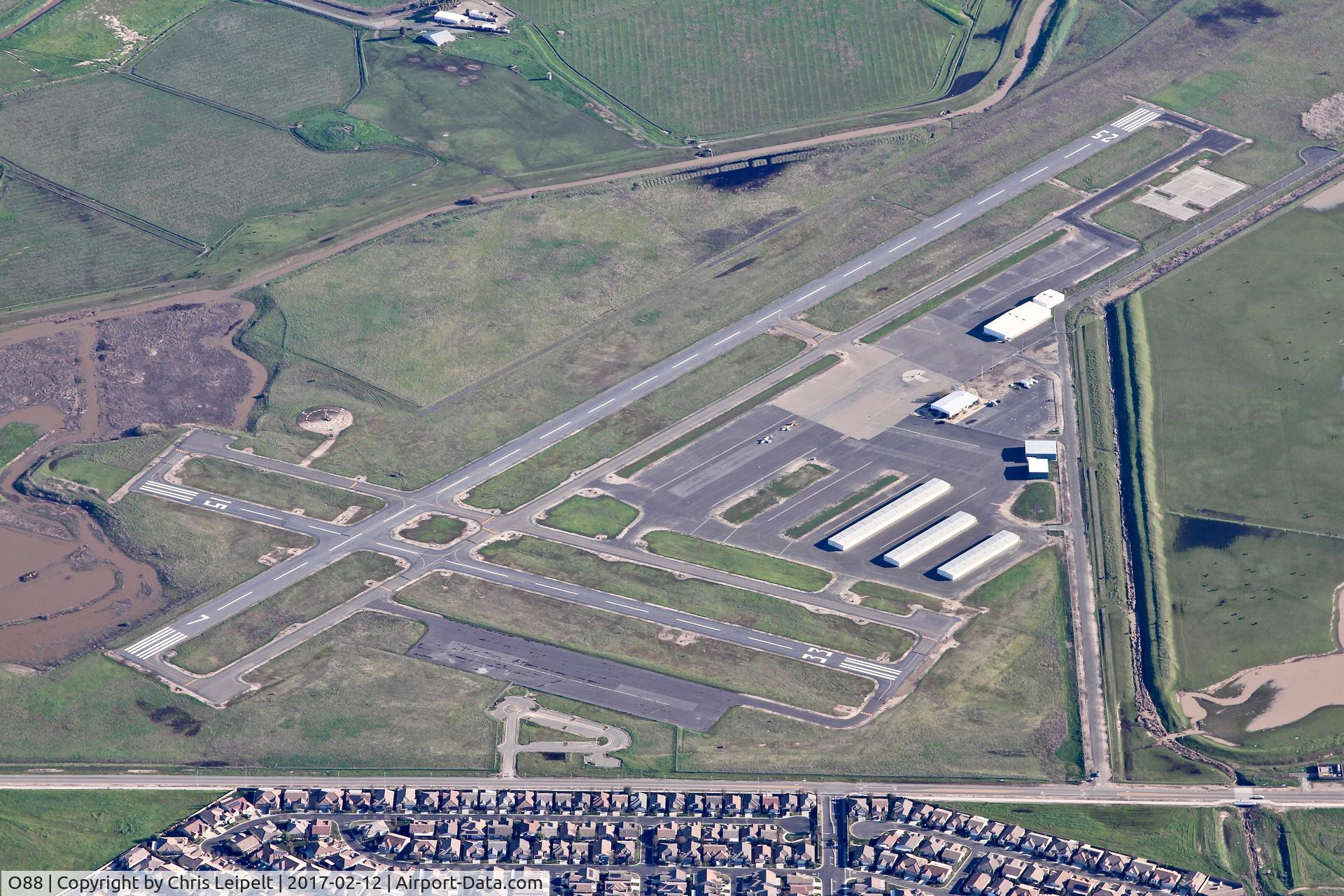 Rio Vista Municipal Airport (O88) - Overhead Rio Vista Municipal Airport enroute to Oroville Municipal Airport. This airport has really been slowing down the past few years. 