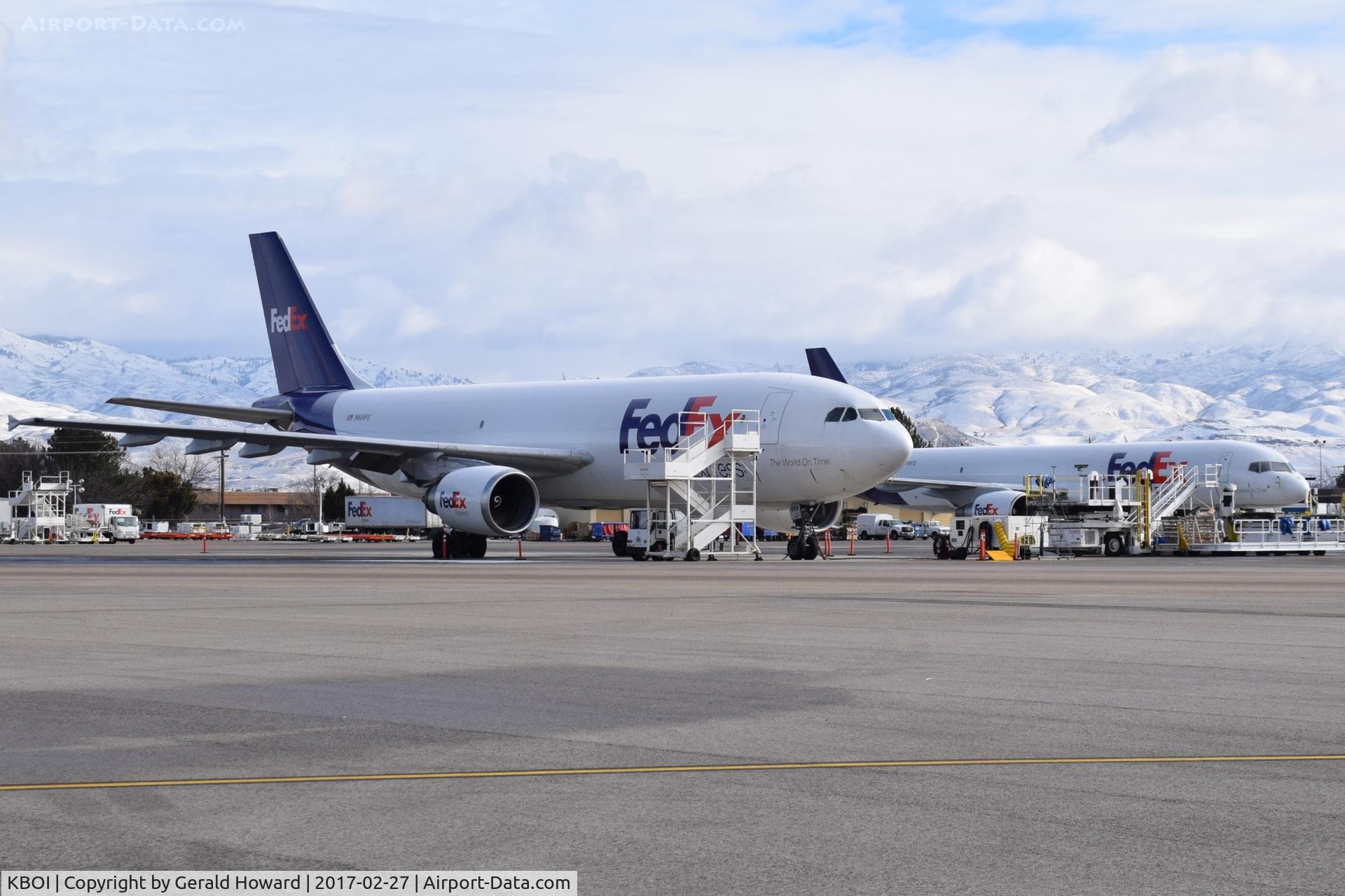 Boise Air Terminal/gowen Fld Airport (BOI) - Parked on the FedEx ramp. Mondays are their day off.