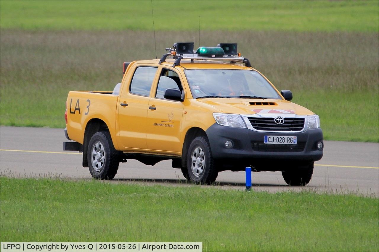Paris Orly Airport, Orly (near Paris) France (LFPO) - Runway control (bird strike hazard), Paris-Orly airport (LFPO-ORY)