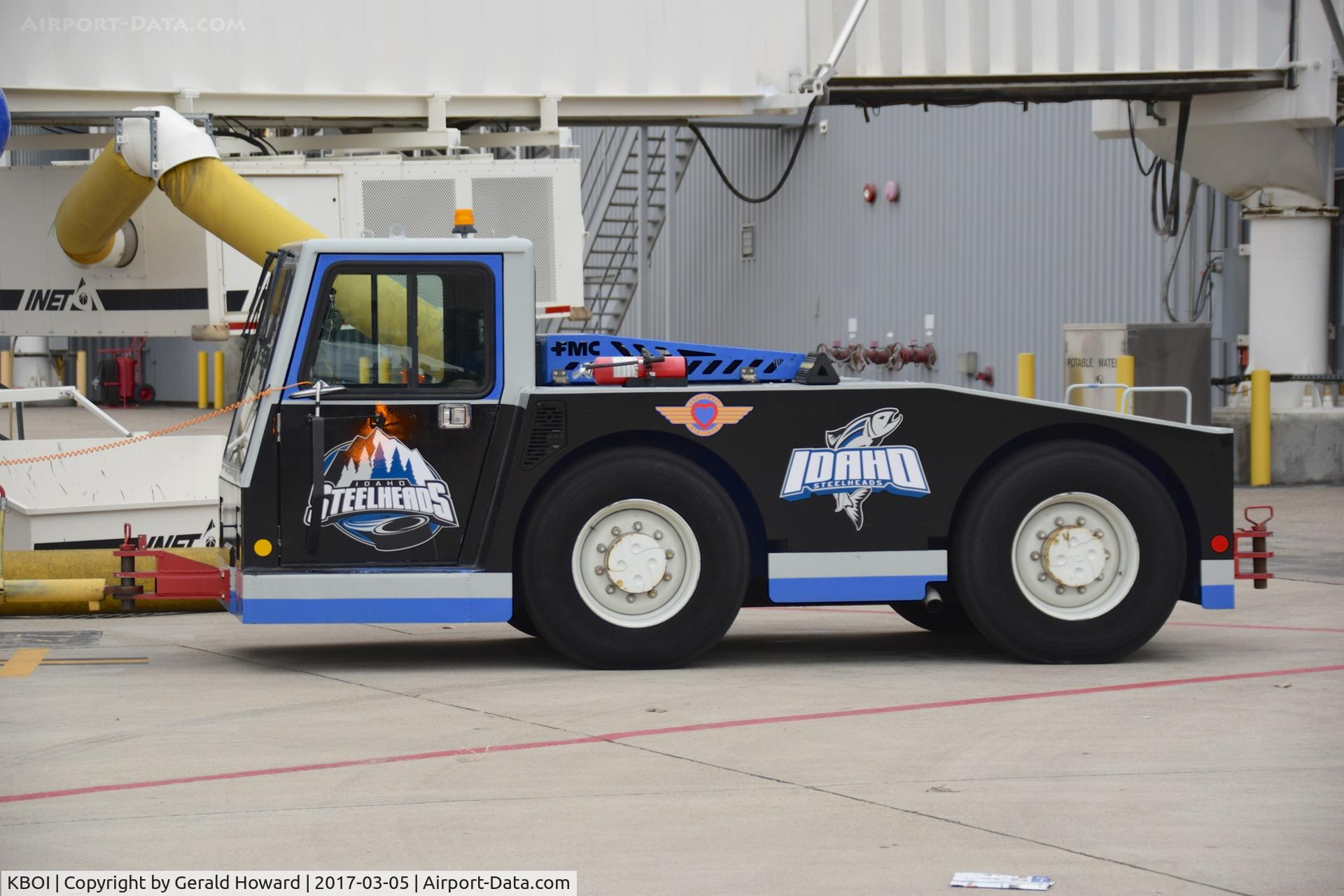 Boise Air Terminal/gowen Fld Airport (BOI) - One of Southwest's tugs painted for the local hockey team.