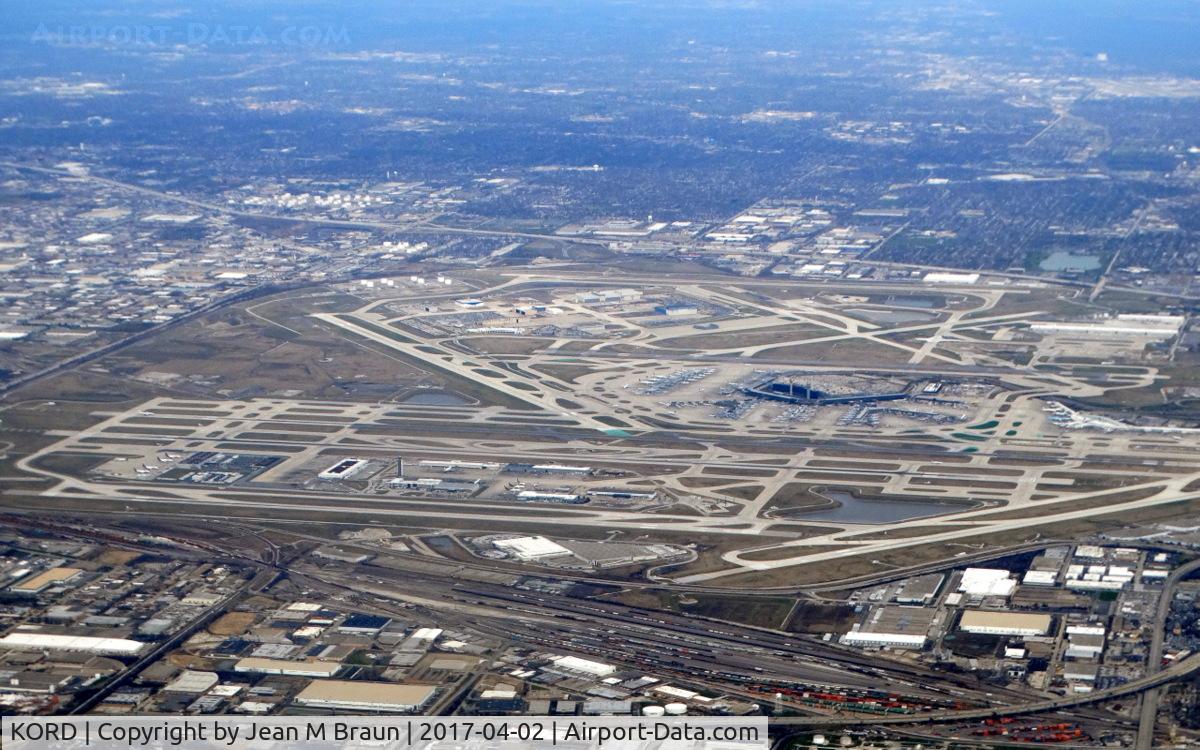 Chicago O'hare International Airport (ORD) - Chicago O'Hare has 8 runways, more than any  major international airport.