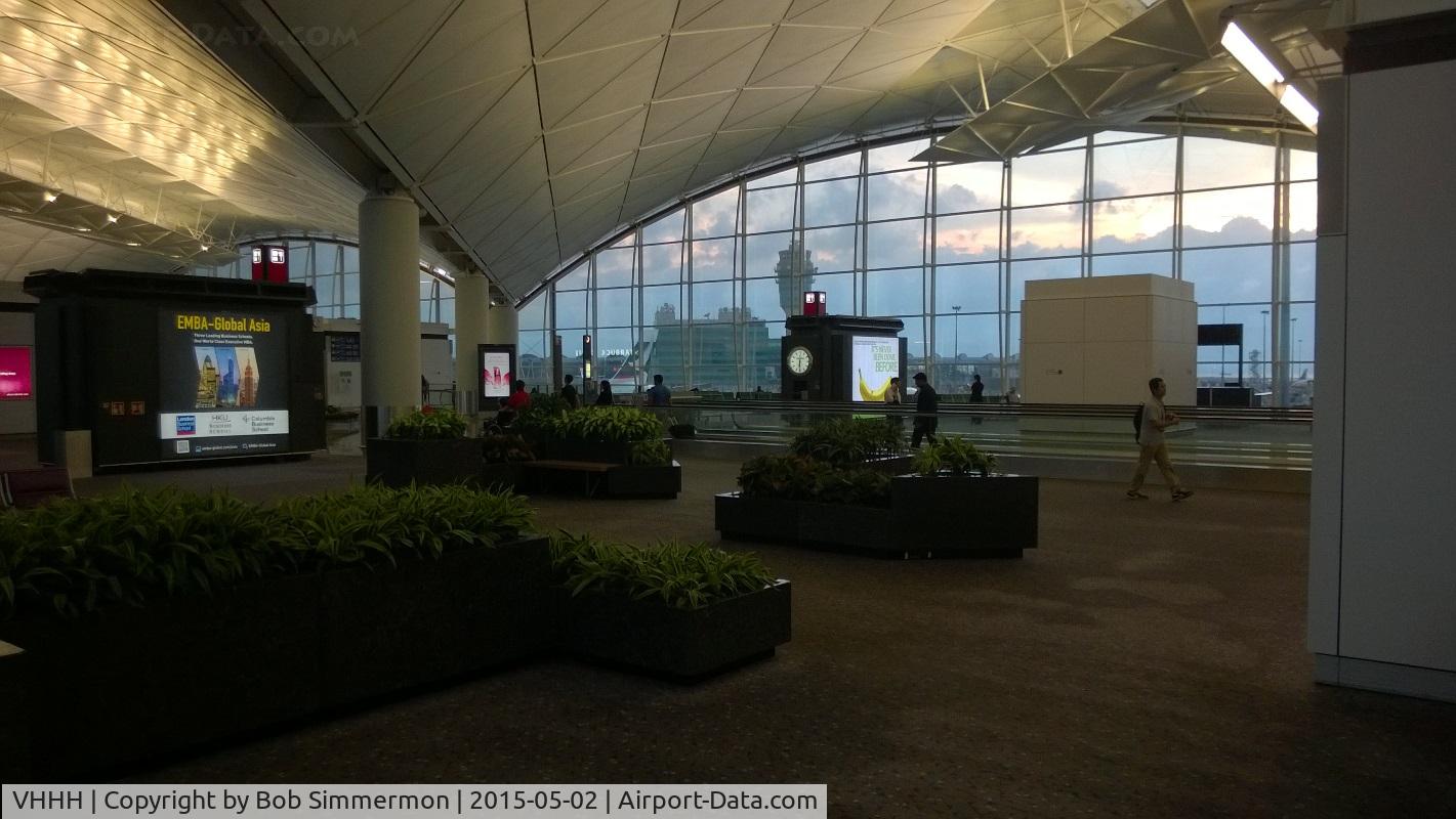 Hong Kong International Airport, Hong Kong Hong Kong (VHHH) - Passenger gate area at Hong Kong Int'l