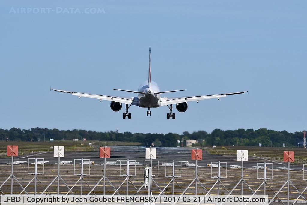Bordeaux Airport, Merignac Airport France (LFBD) - Air France landing runway 11