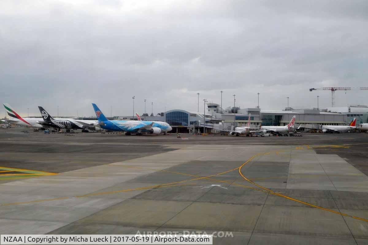 Auckland International Airport, Auckland New Zealand (NZAA) - EK, NZ, CZ, VA, PR