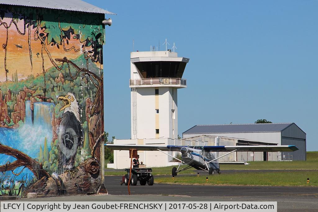 Royan Medis Airport, Royan France (LFCY) - Paraclub with Pilatus PC6 F-GOSP