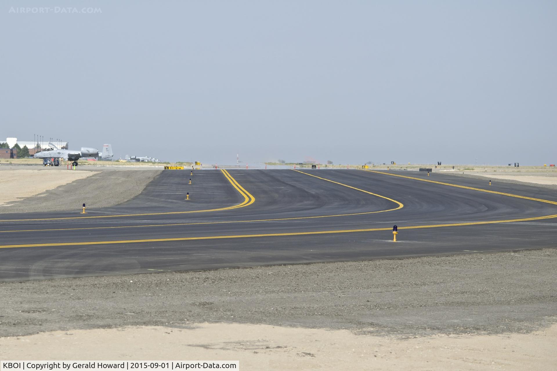 Boise Air Terminal/gowen Fld Airport (BOI) - New taxiway Sierra built for the new Skywest maintenance hangar.