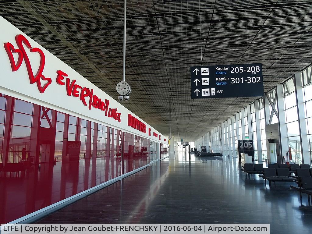 Milas-Bodrum Airport, Milas Turkey (LTFE) - Milas Bodrum airport departure area