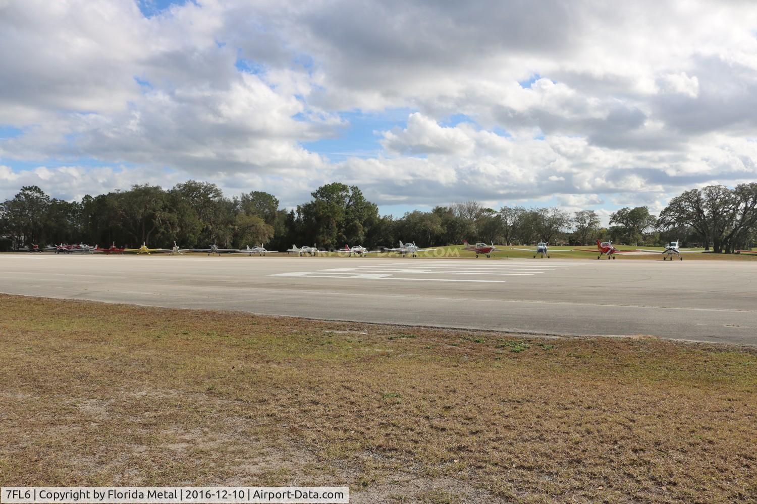 Spruce Creek Airport (7FL6) - aircraft lined up for the gaggle flight