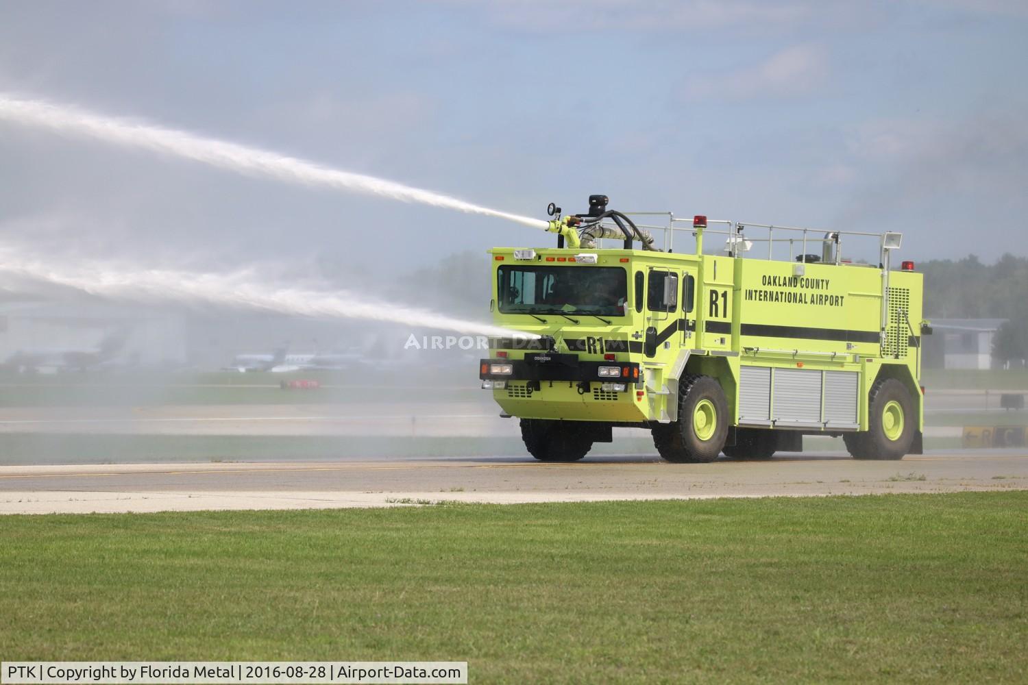Oakland County International Airport (PTK) - ARFF demo