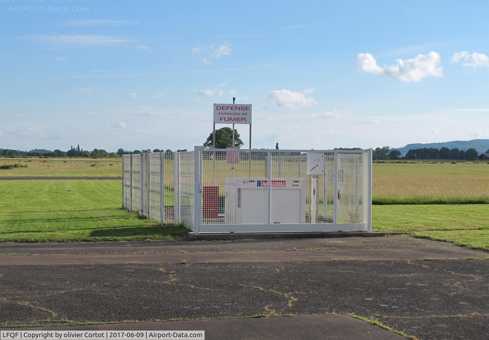 Autun Bellevue Airport, Autun France (LFQF) - the refuelling installation