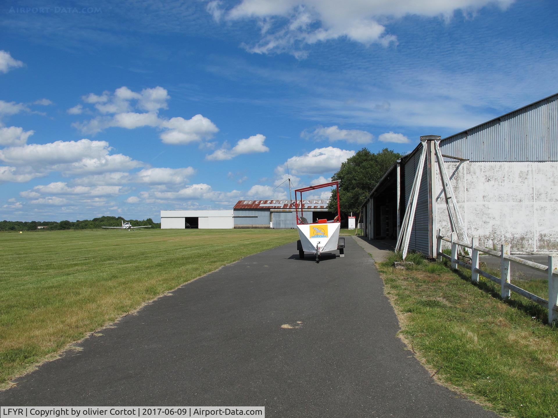 Romorantin Pruniers Airport, Romorantin France (LFYR) - Hangars