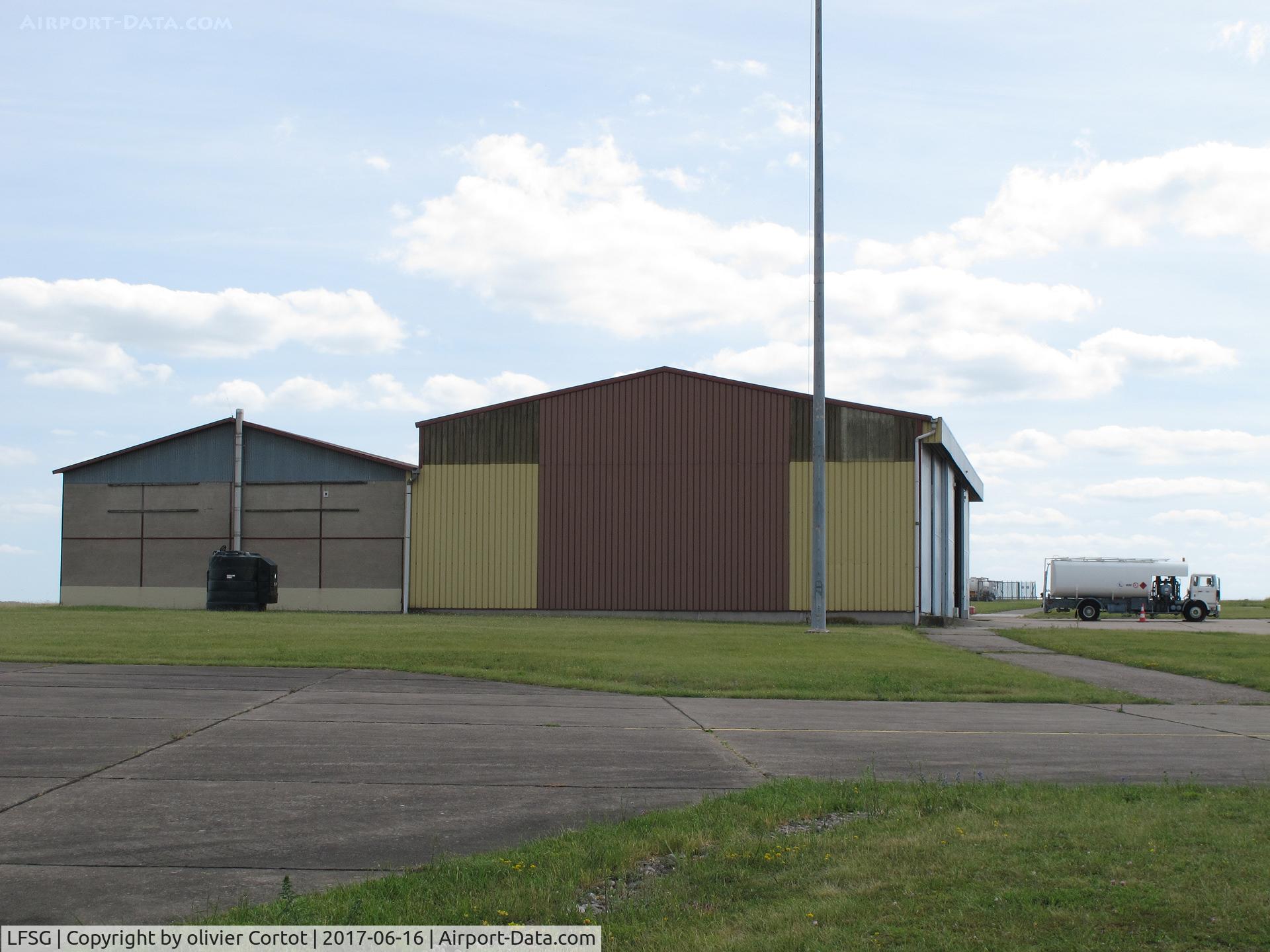 Épinal Mirecourt Airport, Épinal France (LFSG) - hangars