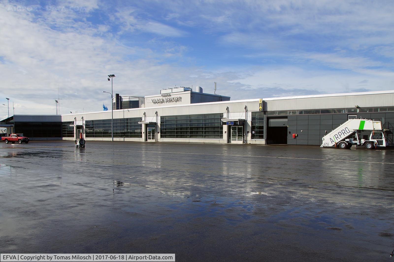 Vaasa Airport, Vaasa Finland (EFVA) - Definitely no rush at the airport this Sunday morning