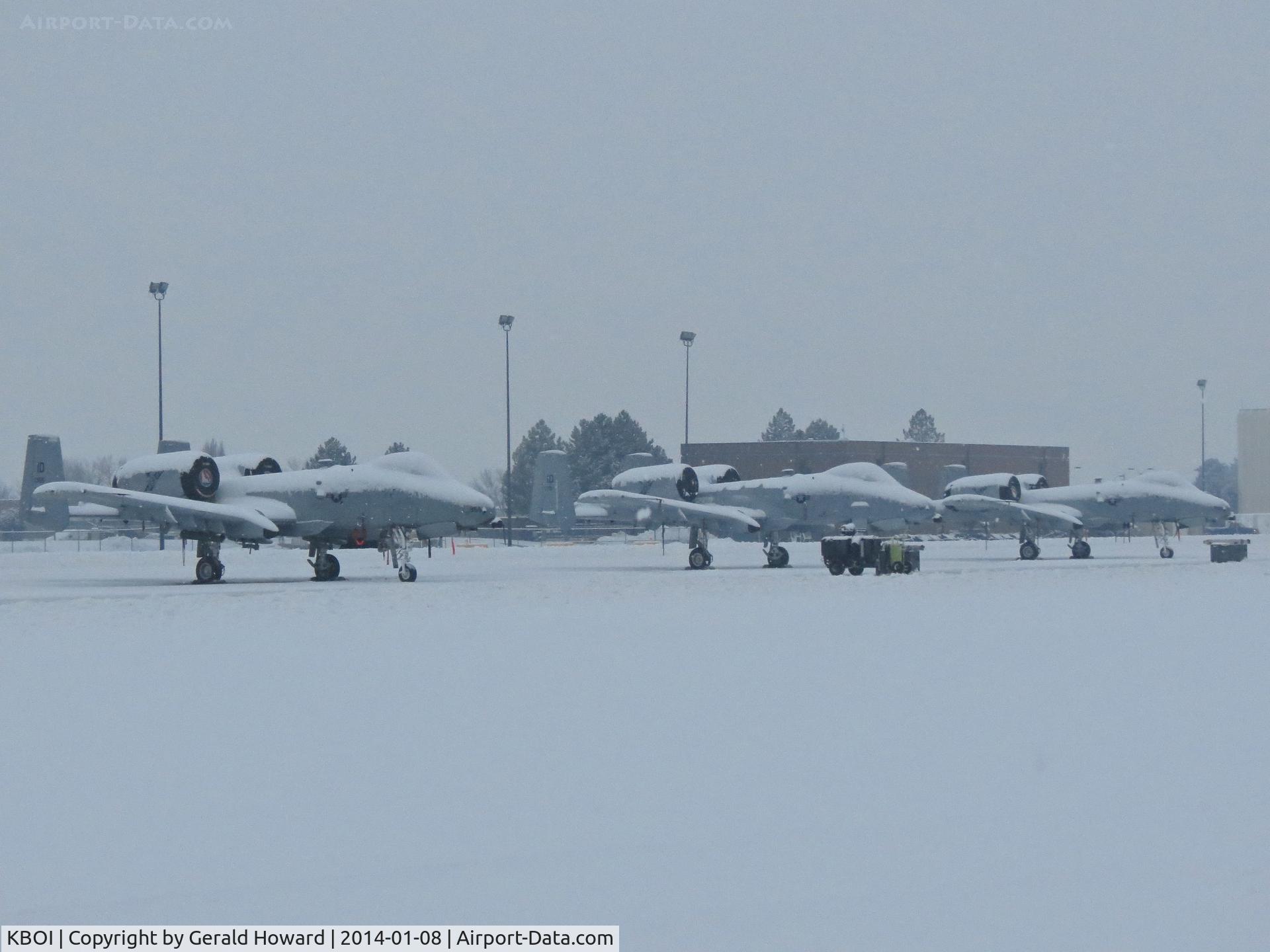 Boise Air Terminal/gowen Fld Airport (BOI) - No flying for the Idaho ANG today.