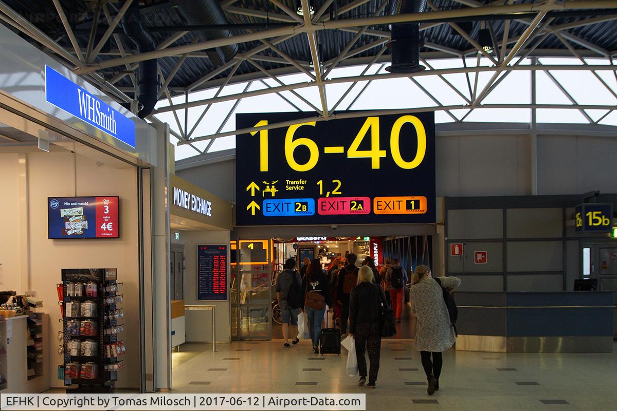Helsinki-Vantaa Airport, Vantaa Finland (EFHK) - A short walk to the baggage claim hall