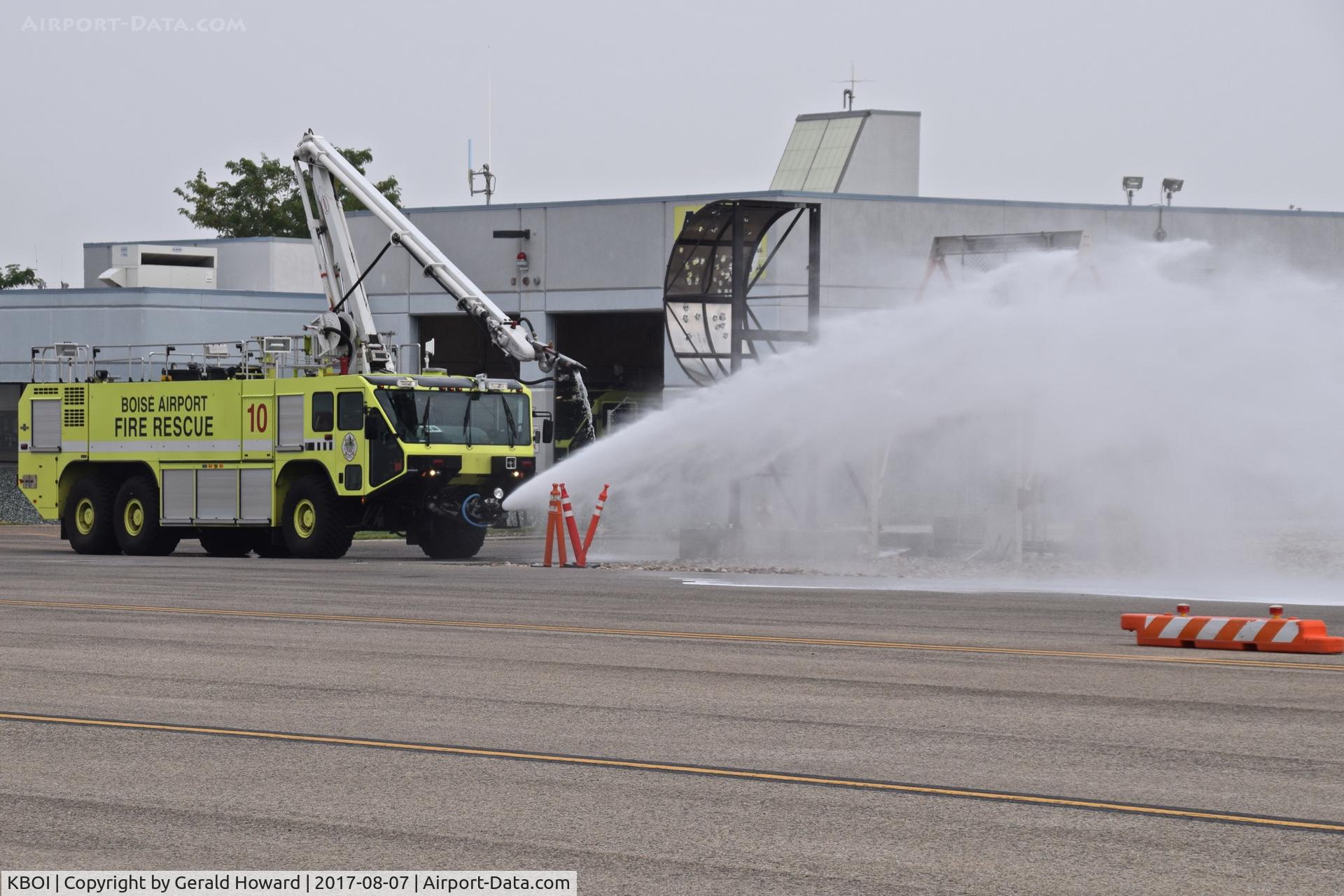 Boise Air Terminal/gowen Fld Airport (BOI) - BOI ARFF at practice.