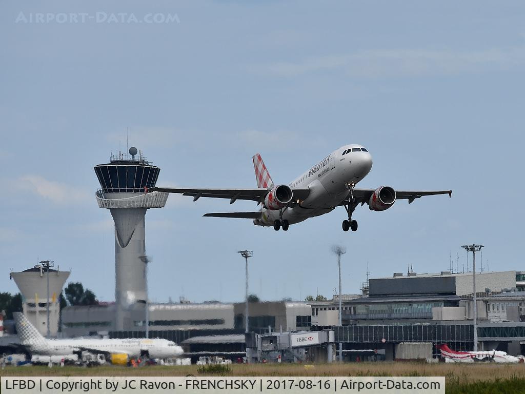 Bordeaux Airport, Merignac Airport France (LFBD) - Volotea take off runway 23