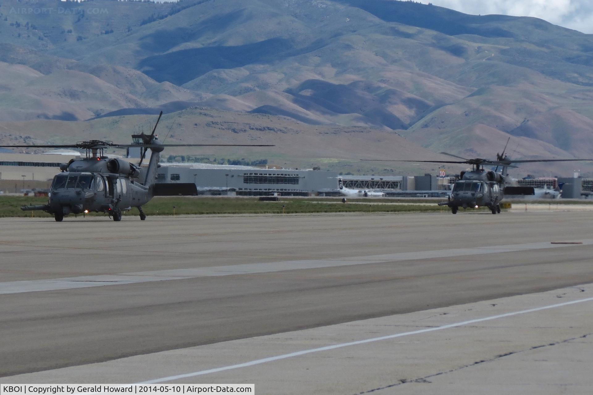 Boise Air Terminal/gowen Fld Airport (BOI) - Members of the 305th Rescue Squadron, Davis-Monthan AFB, AZ. (AFRC) getting ready to fly home.
