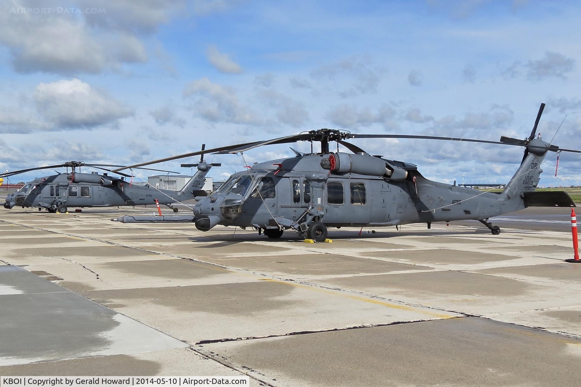Boise Air Terminal/gowen Fld Airport (BOI) - Two HH-60G Pave hawks from the 305th RS, Davis-Monthan AFB, AZ.(AFRC)
Parked on the south GA ramp.
