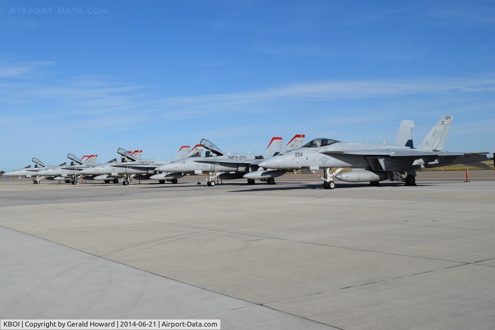 Boise Air Terminal/gowen Fld Airport (BOI) - New F/A-18E from VX-31 