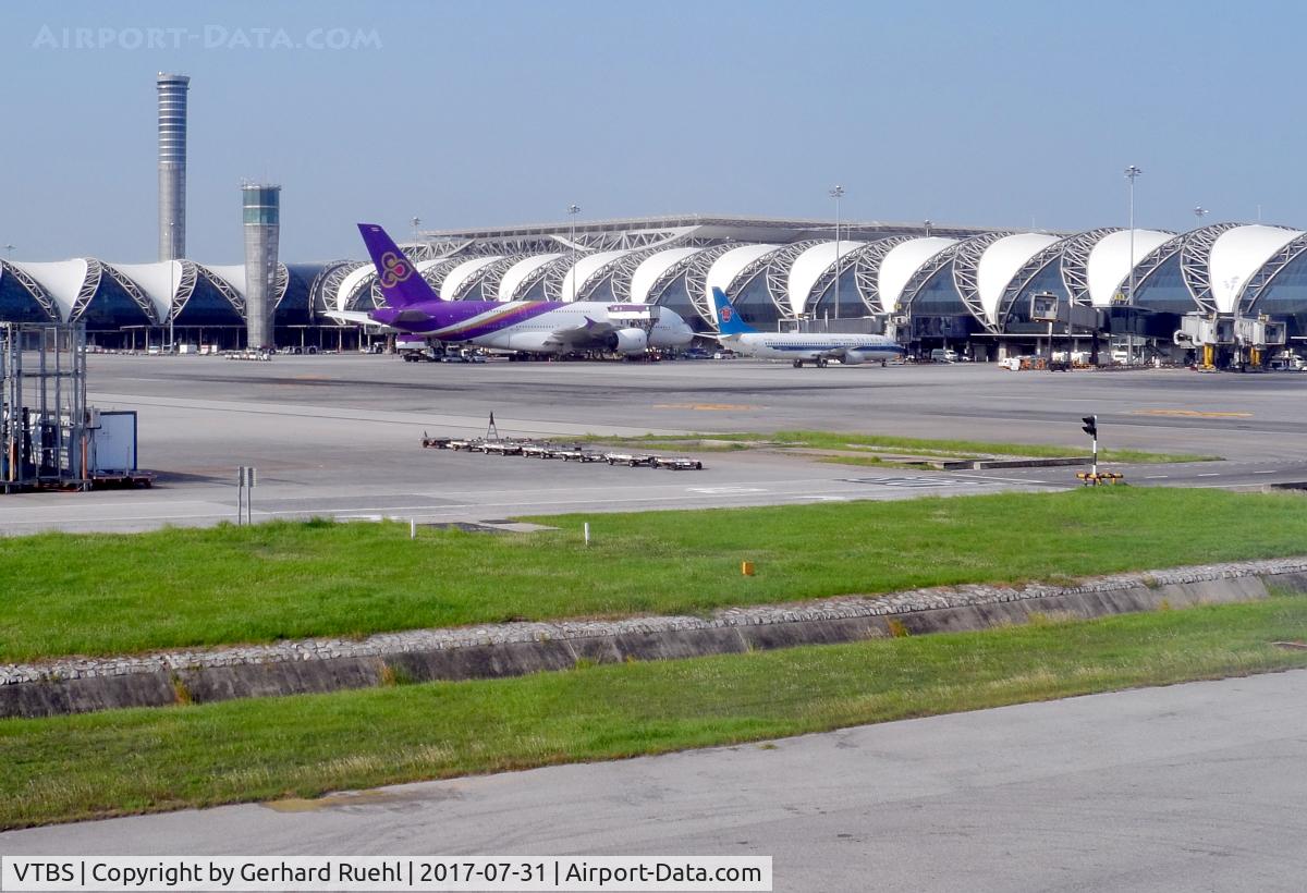 Suvarnabhumi Airport (New Bangkok International Airport), Samut Prakan (near Bangkok) Thailand (VTBS) - Tower and Terminal