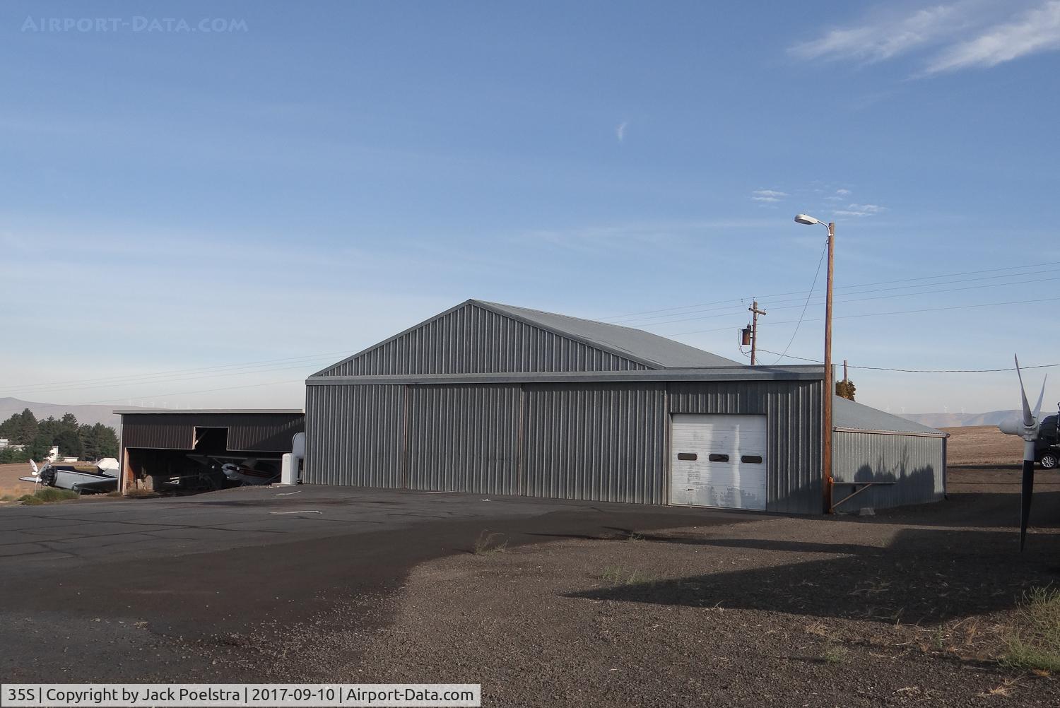 Wasco State Airport (35S) - Hangar at Wasco state airport OR