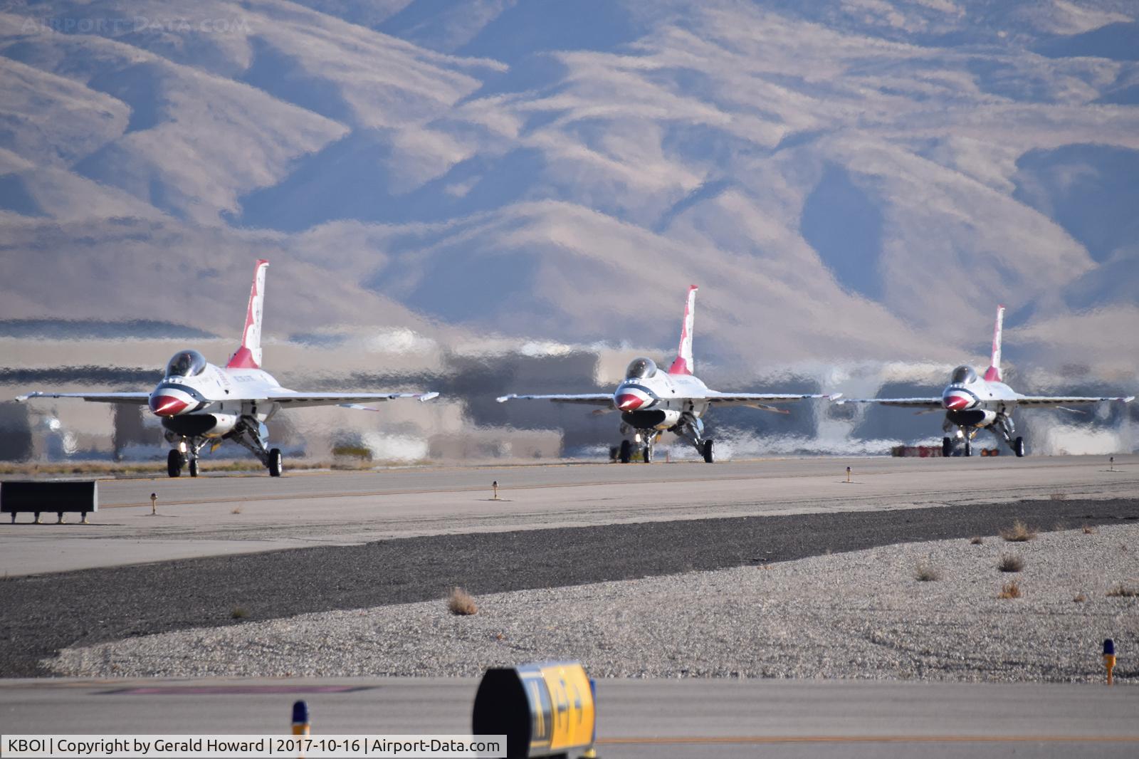 Boise Air Terminal/gowen Fld Airport (BOI) - Members of Thunderbirds taxiing on Foxtrot for RWY 10R. Flew in the Gowen Field air show during the weekend.