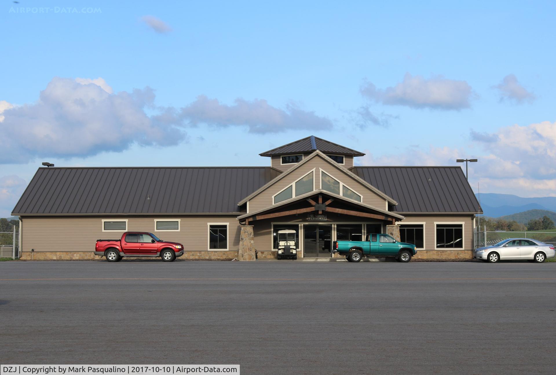 Blairsville Airport (DZJ) - Executive Terminal