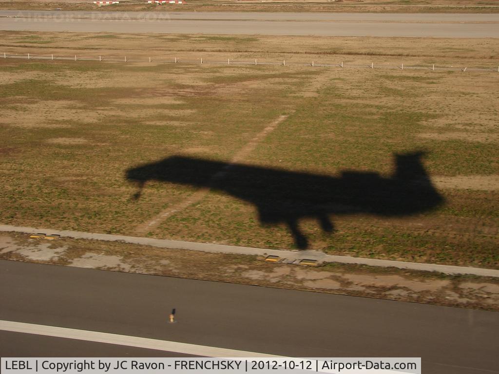 Barcelona International Airport, Barcelona Spain (LEBL) - landing runway 25R