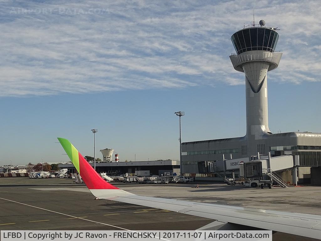 Bordeaux Airport, Merignac Airport France (LFBD) - BOD tower with TAP 462