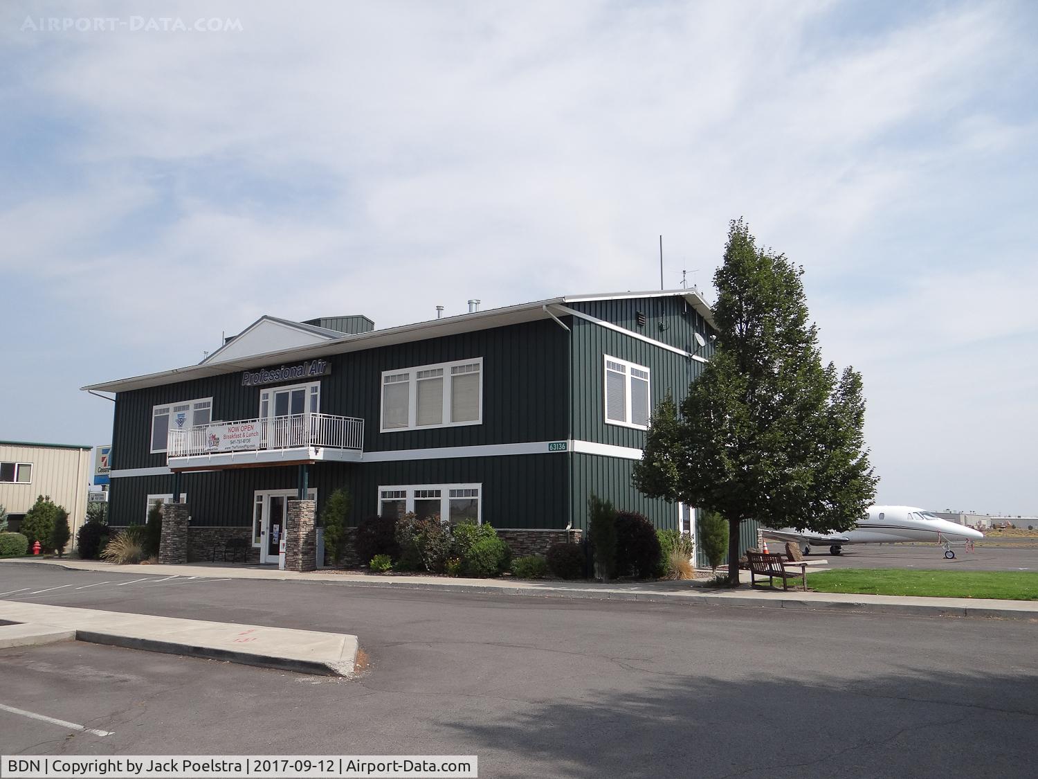 Bend Municipal Airport (BDN) - Airport offices at Bend muni airport OR