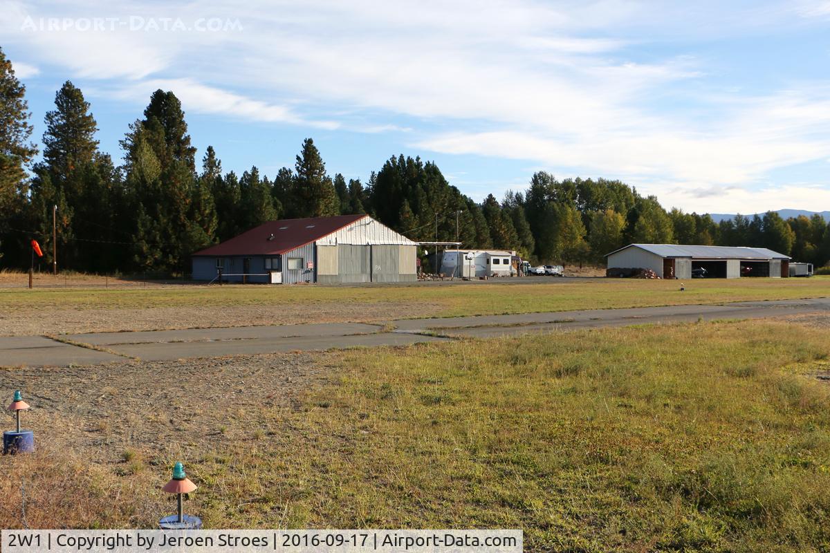 De Vere Field Airport (2W1) - 2W1 Airfield