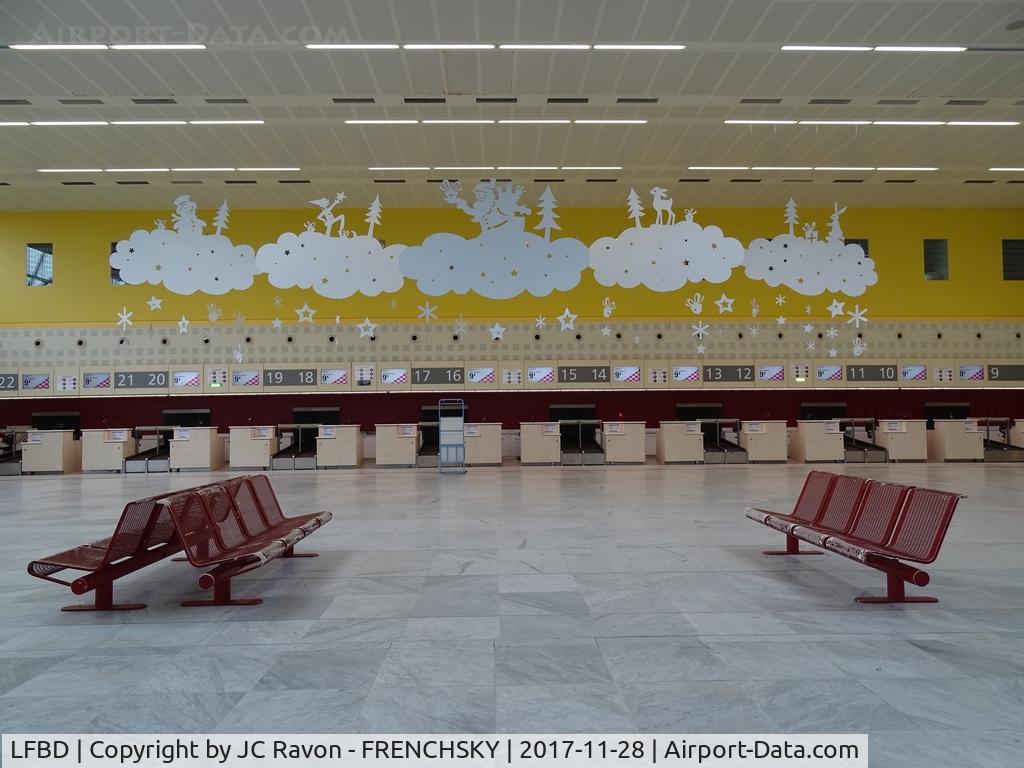 Bordeaux Airport, Merignac Airport France (LFBD) - Christmas celebration