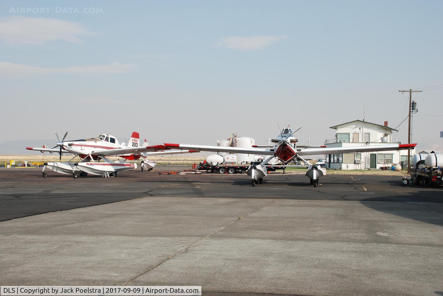 Columbia Gorge Rgnl/the Dalles Municipal Airport (DLS) - Air Tractors at The Dalles muni. airport