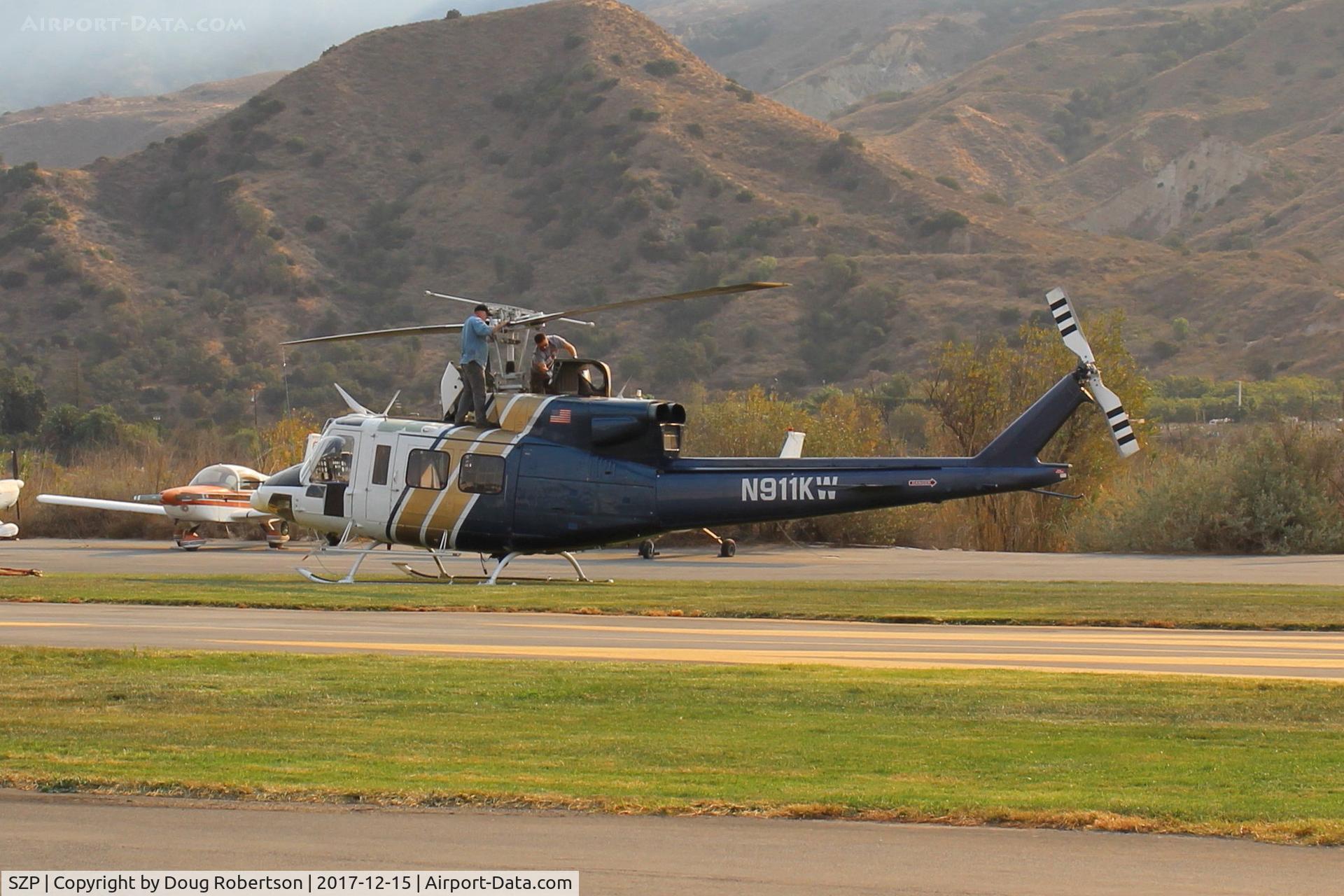 Santa Paula Airport (SZP) - N911KW 1973 Bell 212 TWIN TWO-TWELVE, two P&W(C)PT6 series
coupled to a single shaft TurboShaft, Restricted class FireBomber, maintenance