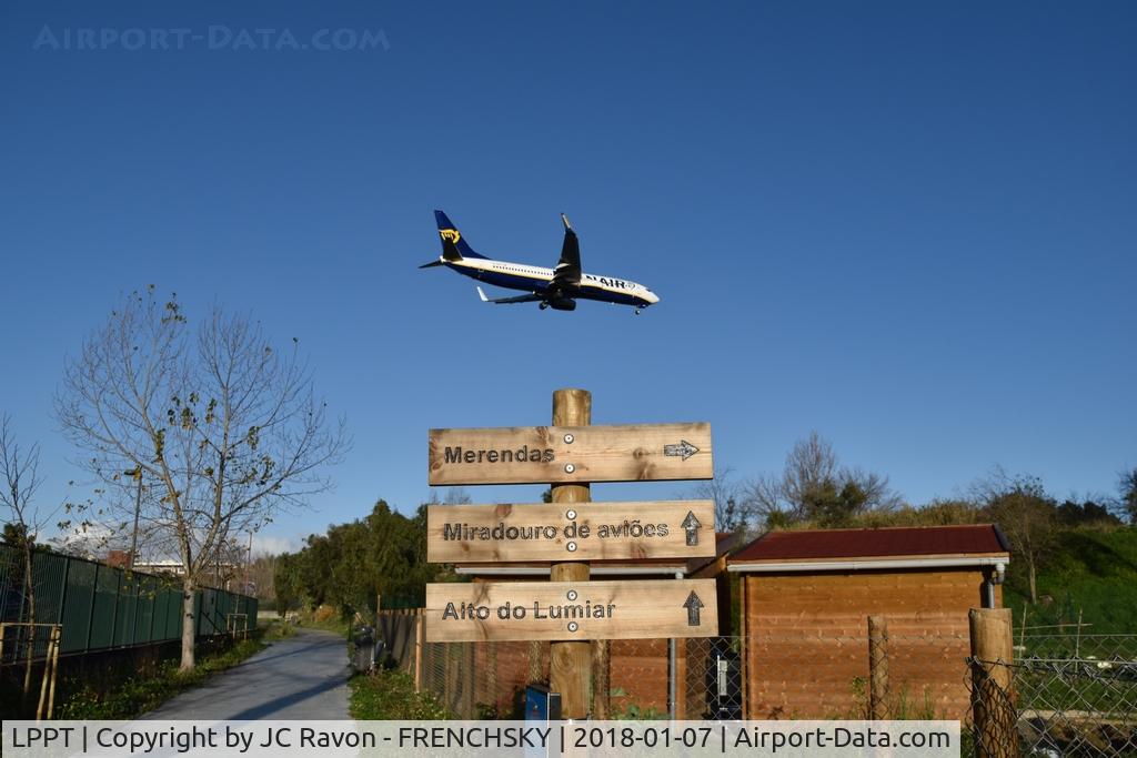Portela Airport (Lisbon Airport), Portela, Loures (serves Lisbon) Portugal (LPPT) - good spot, Jardim e Parque Hortícola Aquilino Ribeiro Machado near Lisbonne Airport and runway 03