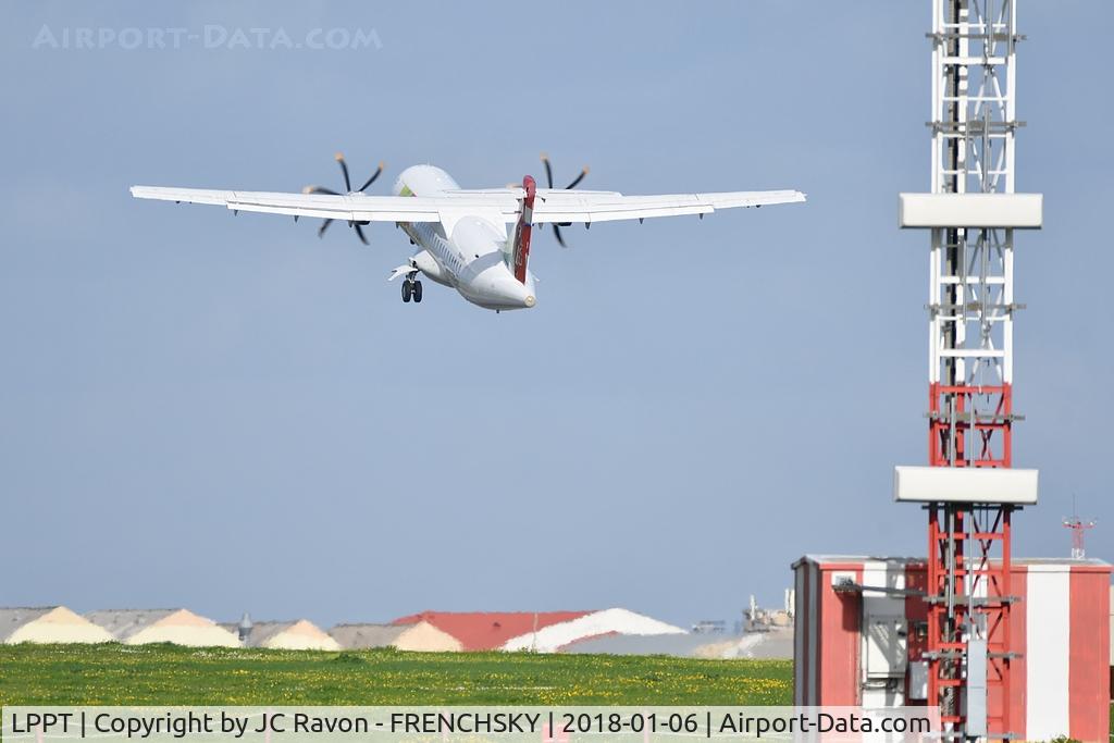 Portela Airport (Lisbon Airport), Portela, Loures (serves Lisbon) Portugal (LPPT) - ILS runway 03