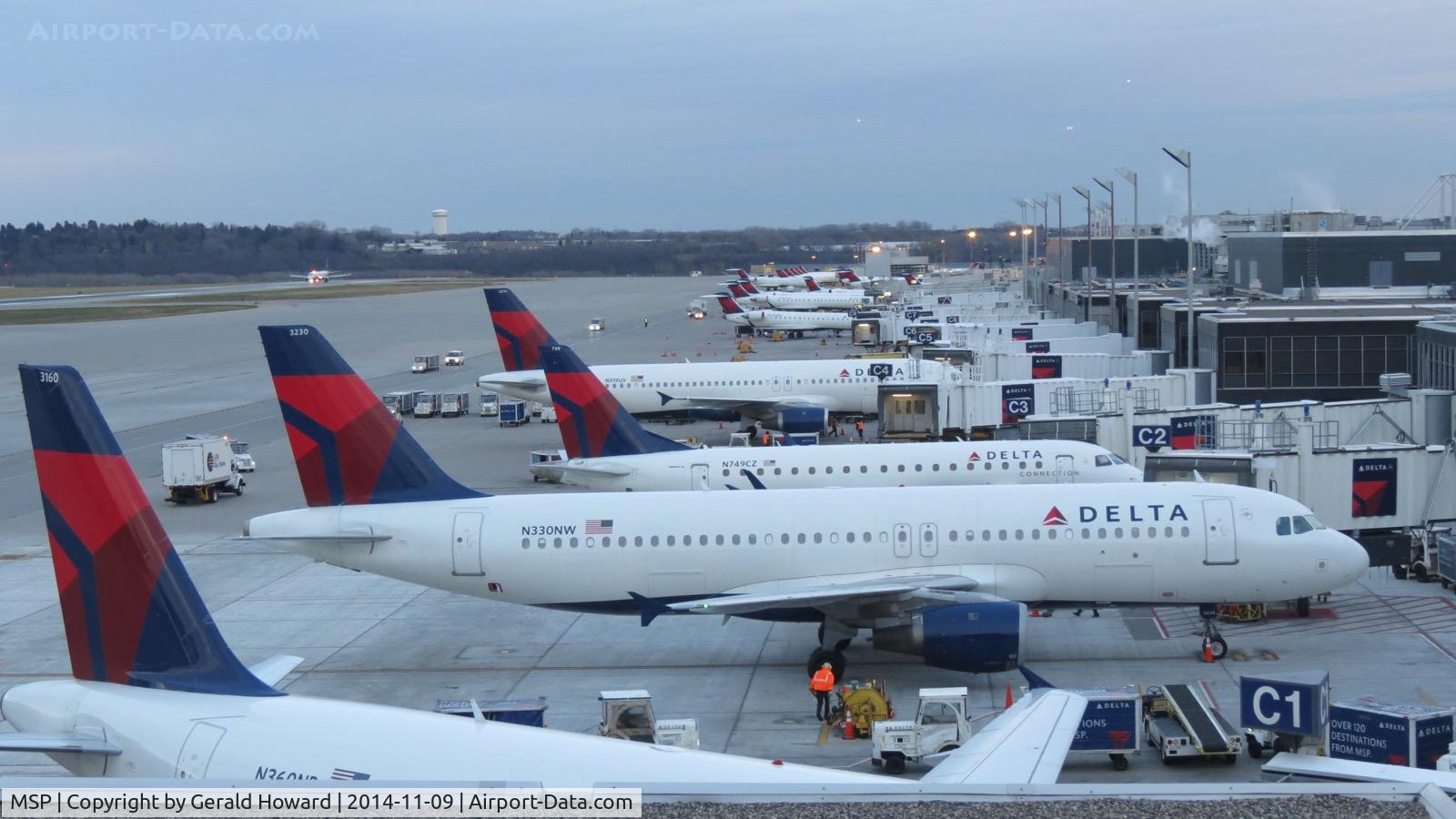 Minneapolis-st Paul Intl/wold-chamberlain Airport (MSP) - Filling up the gates.
