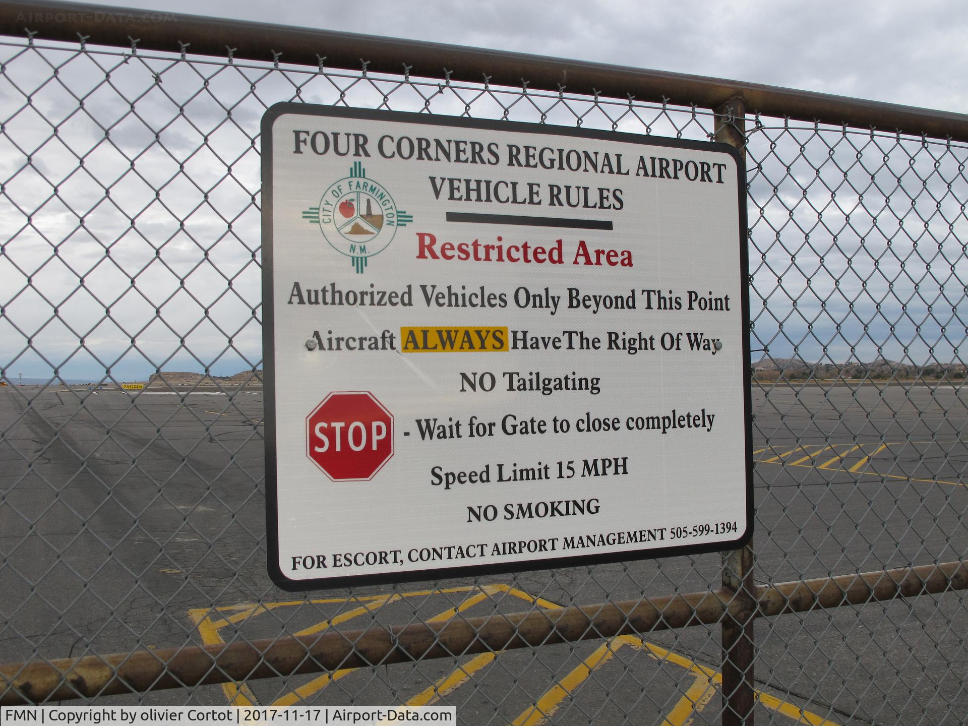 Four Corners Regional Airport (FMN) - follow the rules !