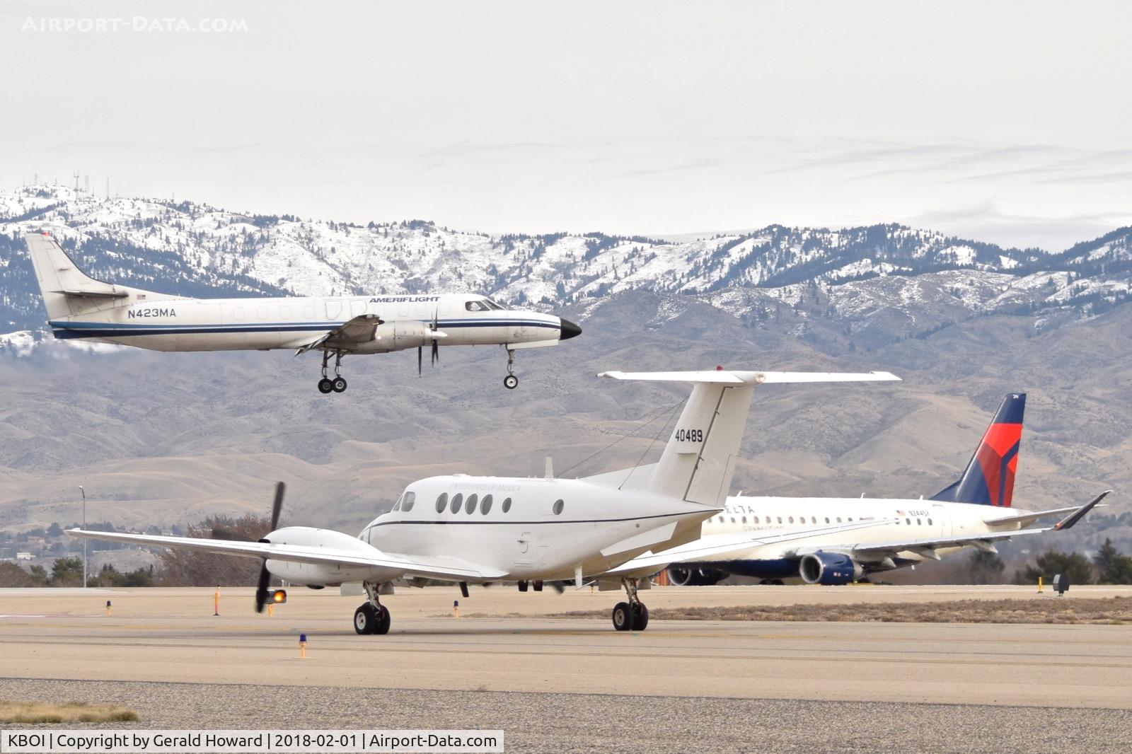 Boise Air Terminal/gowen Fld Airport (BOI) - With the north runway (10L) closed for maintenance, RWY 10R and Taxiway Juliet become busy at times.
