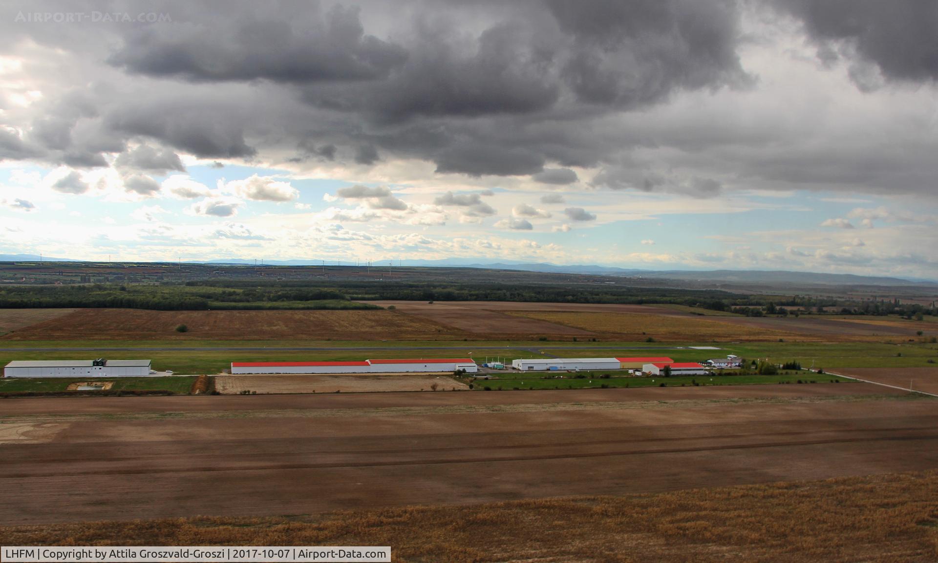 Fert?szentmiklós Airport, Fert?szentmiklós Hungary (LHFM) - Meidl Airport Fertöszentmiklós, Hungary