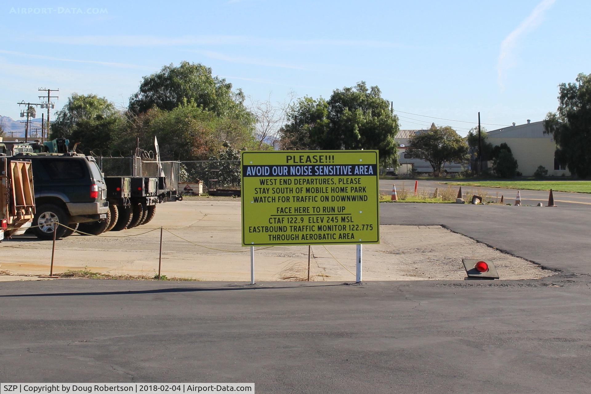 Santa Paula Airport (SZP) - Newly installed Pilot's Information sign at Rwy 22 Threshold run-up area. The older one about disintegrated.