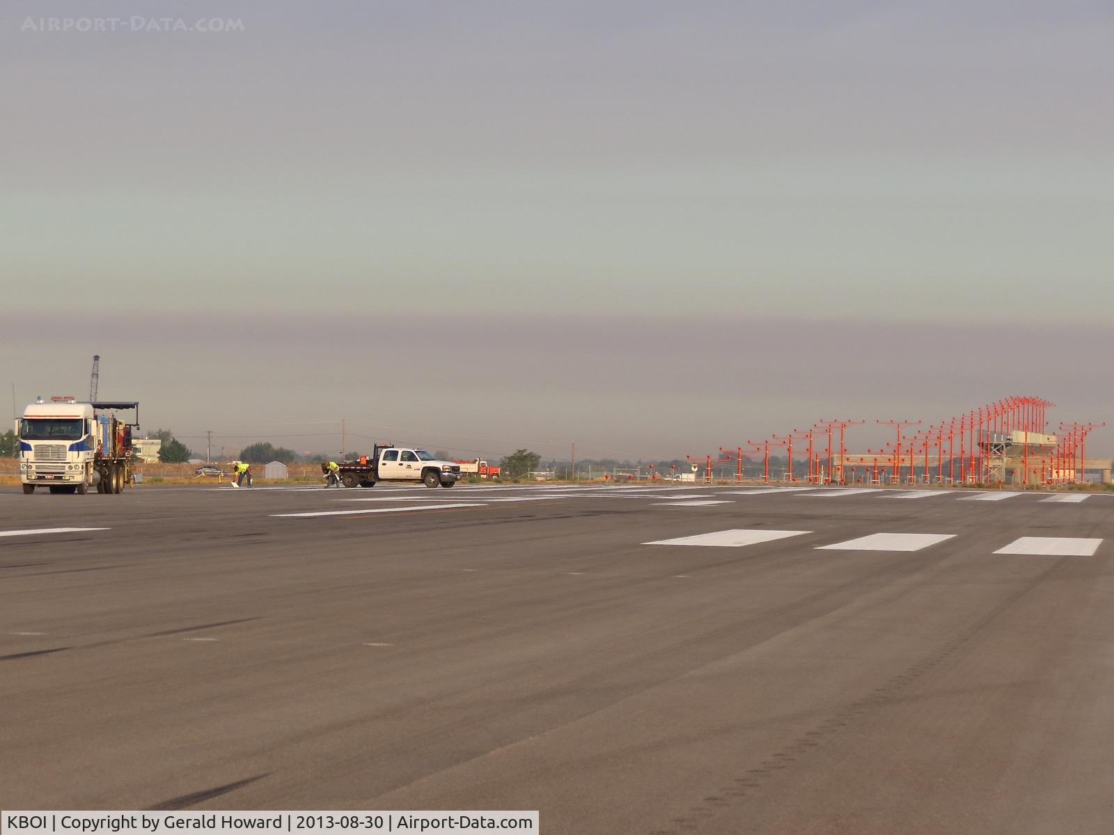 Boise Air Terminal/gowen Fld Airport (BOI) - Yearly painting of the runways.