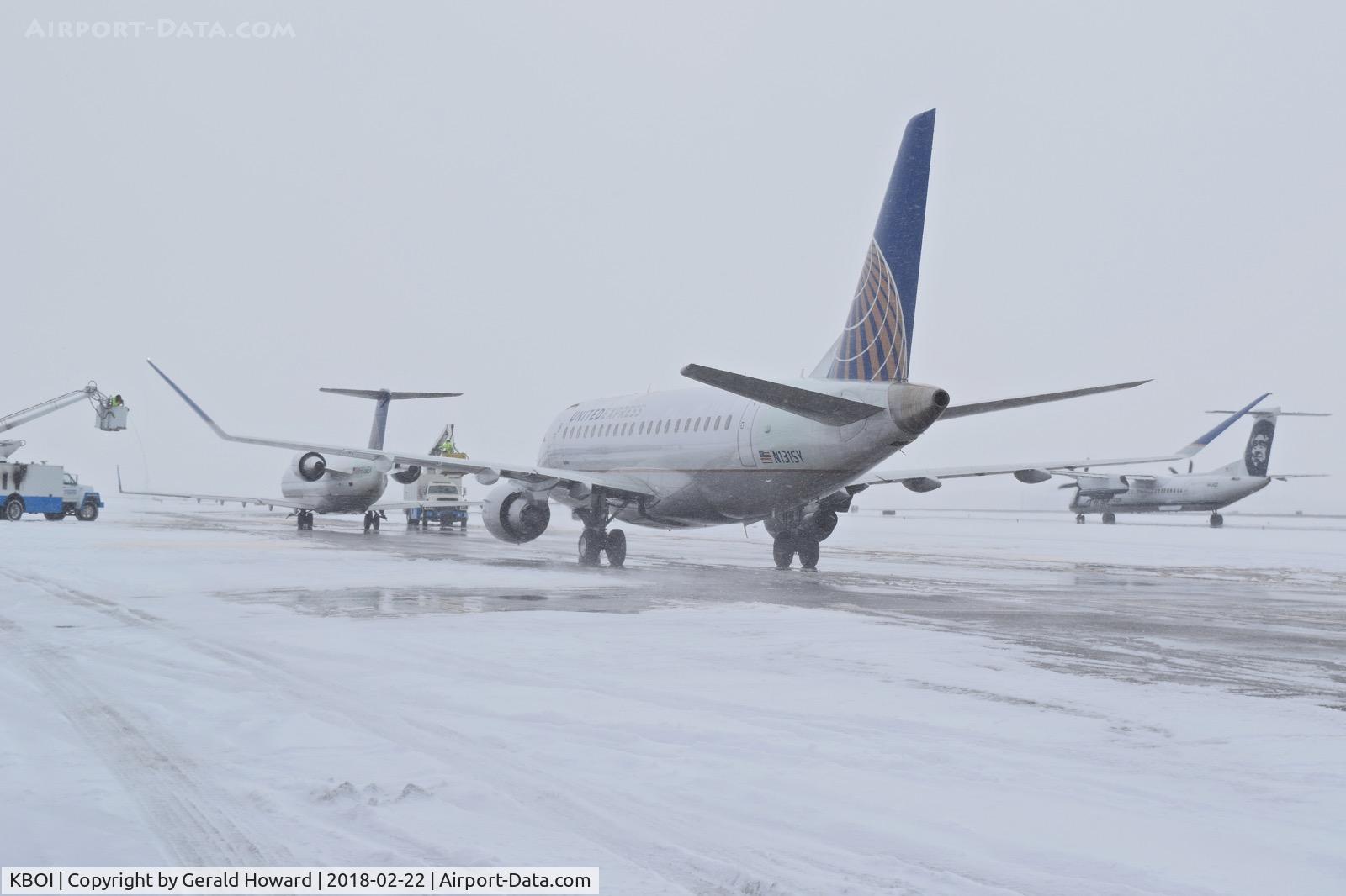 Boise Air Terminal/gowen Fld Airport (BOI) - Waiting in line for de icing.