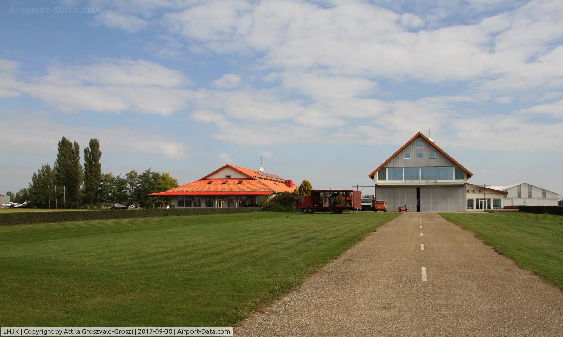LHJK Airport - Jakabszállás Airport, Hungary