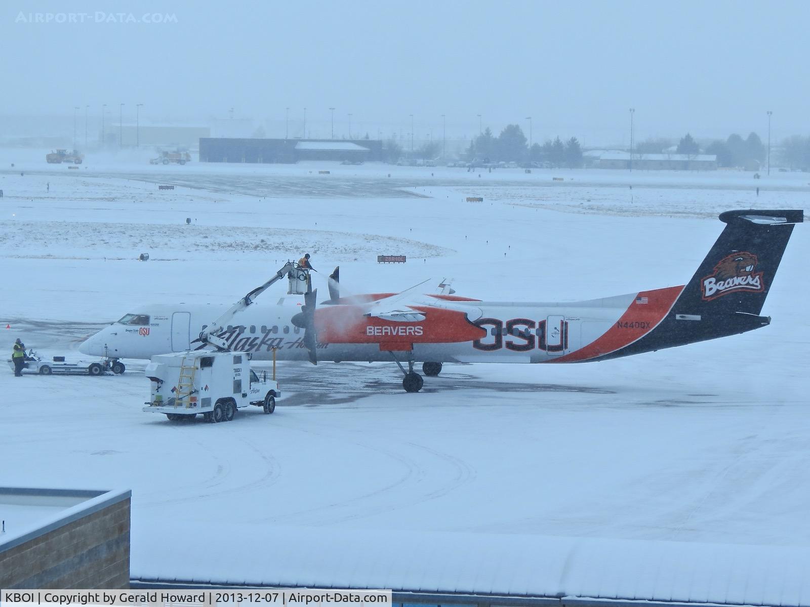 Boise Air Terminal/gowen Fld Airport (BOI) - Alaska de ice.
