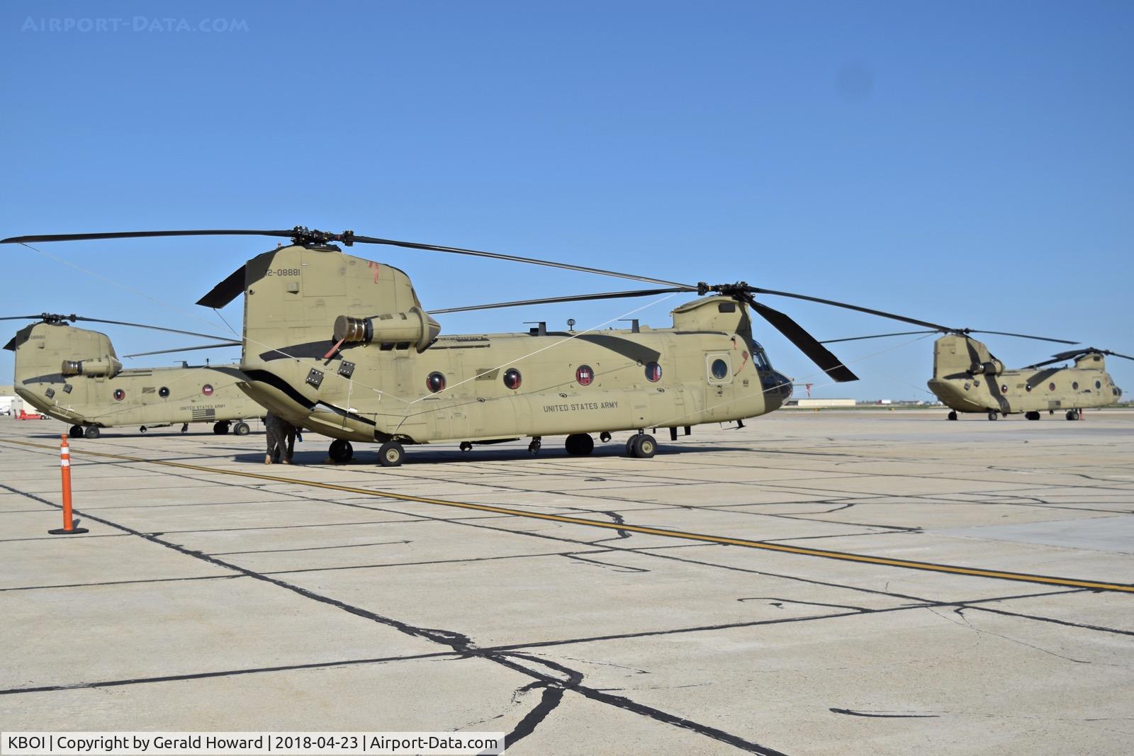 Boise Air Terminal/gowen Fld Airport (BOI) - CH-47Fs from B Co. 1-124 GSAB visiting from Washington.