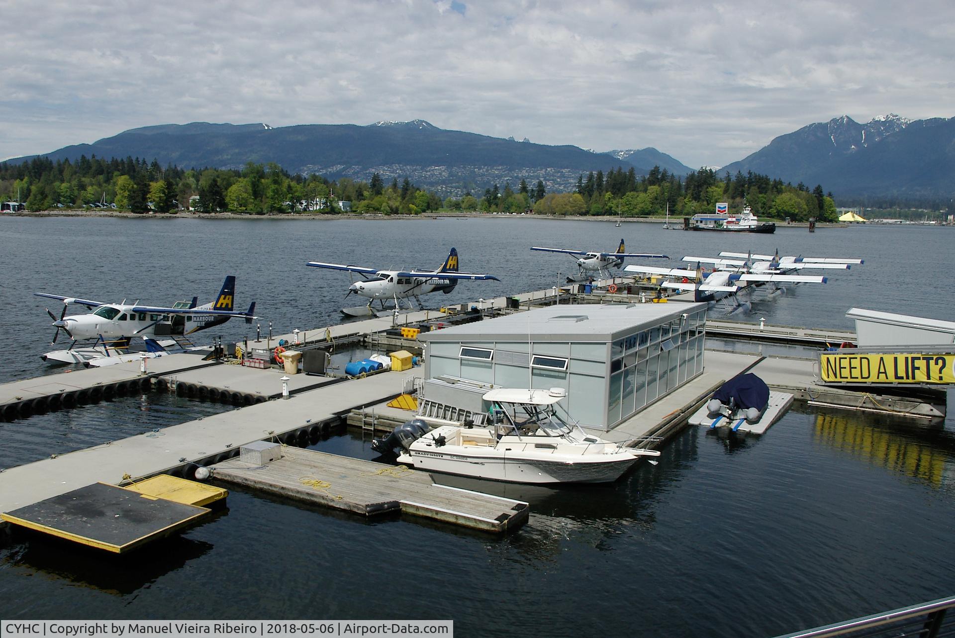 Vancouver Harbour Water Airport (Vancouver Coal Harbour Seaplane Base), Vancouver, British Columbia Canada (CYHC) - Sunday activity