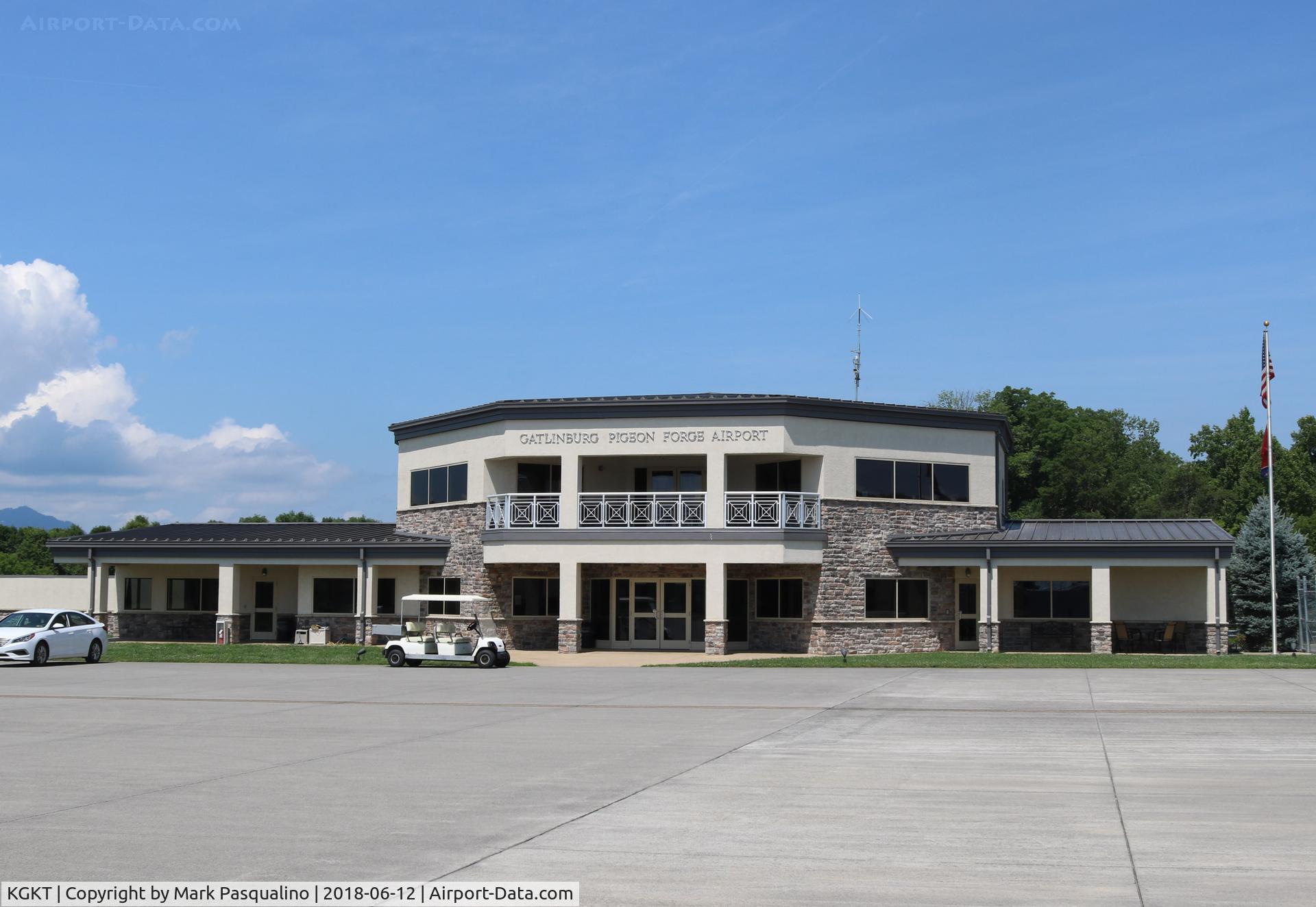 Gatlinburg-pigeon Forge Airport (GKT) - Executive Terminal