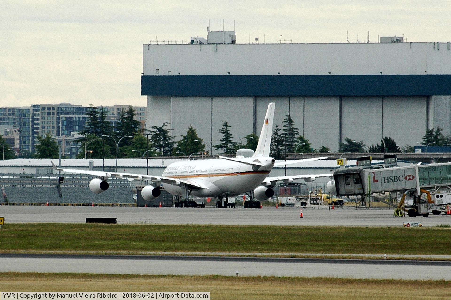 Vancouver International Airport, Vancouver, British Columbia Canada (YVR) - Bundesrepublik Deutschland A340 